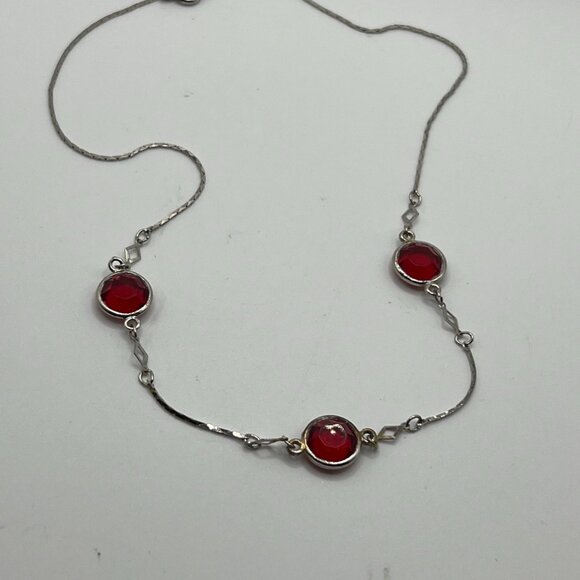 Vintage Silver Tone Garnet coloured faceted gemstone necklace (16”) - Picture 2 of 6